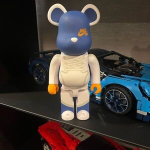 Bearbrick Nike 400%